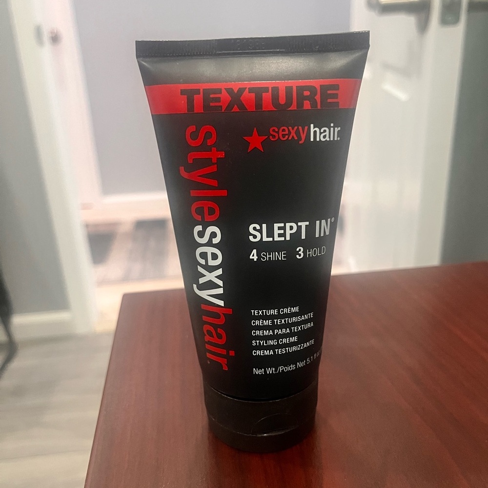 Style Slept In Texture Crème - Black and Red